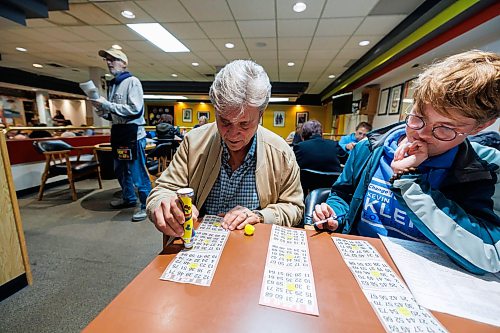 MIKE DEAL / FREE PRESS
6:32 PM
Kevin Klein at the Belgian Club to play bingo and chat with people.
For day-in-the-life story.
Reporter: Malak Abas
261005 - Monday, October 05, 2026.
