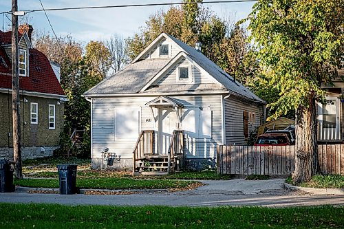 JOHN WOODS / FREE PRESS
A boarded up drug den on Burrows in the William Whyte neighbourhood in Winnipeg, Monday, October 5, 2026. 

reporter: Julie