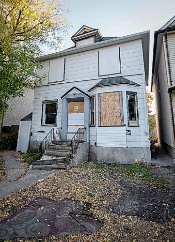JOHN WOODS / FREE PRESS
 A boarded up house on Magnus in the William Whyte neighbourhood in Winnipeg, Monday, October 5, 2026. 

reporter: Julie