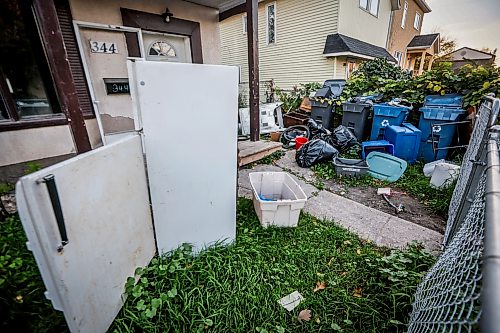 JOHN WOODS / FREE PRESS
Scape metal and garbage dumped on a Magnus lot in the William Whyte neighbourhood in Winnipeg, Monday, October 5, 2026. 

reporter: Julie
