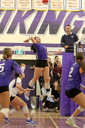 Hannah McGregor spent her Grade 11 club season in Saskatoon with Huskies Volleyball Club, reaching the quarterfinals at 17U nationals in May. (Thomas Friesen/The Brandon Sun)
