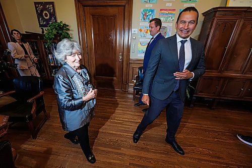 MIKE DEAL / FREE PRESS
Governor General Louise Arbour and Premier Wab Kinew in his office during her first official visit to Manitoba.
During her visit, she will met with provincial officials, including the Honourable Anita R. Neville, Lieutenant Governor of Manitoba; the Honourable Wab Kinew, Premier of Manitoba; and with Indigenous leaders; Minister Will Goodon, Manitoba Metis Federation; Grand Chief Garrison Settee, Manitoba Keewatinowi Okimakanak; and CEO Gayle Gruben, Manitoba Inuit Association.
Reporter: Chris Kitching
261007 - Wednesday, October 07, 2026.