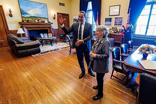 MIKE DEAL / FREE PRESS
Premier Wab Kinew and Governor General Louise Arbour in his office chatting about some of the art work he has on display during her first official visit to Manitoba.
During her visit, she will met with provincial officials, including the Honourable Anita R. Neville, Lieutenant Governor of Manitoba; the Honourable Wab Kinew, Premier of Manitoba; and with Indigenous leaders; Minister Will Goodon, Manitoba Metis Federation; Grand Chief Garrison Settee, Manitoba Keewatinowi Okimakanak; and CEO Gayle Gruben, Manitoba Inuit Association.
Reporter: Chris Kitching
261007 - Wednesday, October 07, 2026.