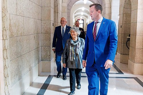 MIKE DEAL / FREE PRESS
Governor General Louise Arbour walks through the Manitoba Legislative Building on her way to a meeting with Indigenous leaders during her first official visit to Manitoba.
During her visit, she will met with provincial officials, including the Honourable Anita R. Neville, Lieutenant Governor of Manitoba; the Honourable Wab Kinew, Premier of Manitoba; and with Indigenous leaders; Minister Will Goodon, Manitoba Metis Federation; Grand Chief Garrison Settee, Manitoba Keewatinowi Okimakanak; and CEO Gayle Gruben, Manitoba Inuit Association.
Reporter: Chris Kitching
261007 - Wednesday, October 07, 2026.