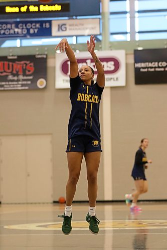 Amaya McLeod shoots a three-pointer during Brandon University women's basketball practice on Wednesday. The Bobcats take on the Algoma Thunderbirds at home today. (Thomas Friesen/The Brandon Sun)