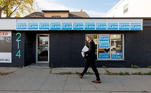 MIKE DEAL / FREE PRESS
11:26 AM
Kevin Klein arrives back at campaign headquarters for an interview with a reporter from La Liberté, a French language newspaper based in Winnipeg.
For day-in-the-life story.
Reporter: Malak Abas
261005 - Monday, October 05, 2026.