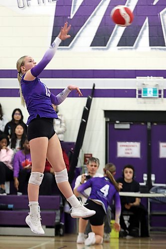 Hollie Brugger #13 of the Vincent Massey Vikings puts the ball over the net during the Vikings match against the Collège Stonewall Collegiate Rams in the Viking Classic High School Varsity Girls Volleyball Tournament at VMHS on Friday.
(Tim Smith/The Brandon Sun)