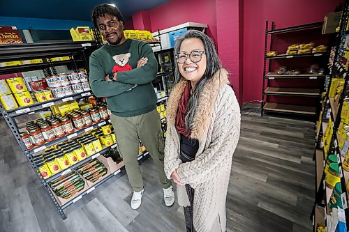 JOHN WOODS / FREE PRESS
Leilani Esteban-Villarba, executive director at the Chalmers Neighbourhood Renewal Corporation, and Michael Onwuka, store manager, have opened The CHARM Hub, a low cost grocery store on Ottawa Ave in Winnipeg, Tuesday, October 13, 2026. 

reporter: aaron
