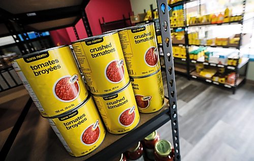 JOHN WOODS / FREE PRESS
Leilani Esteban-Villarba, executive director at the Chalmers Neighbourhood Renewal Corporation, and Michael Onwuka, store manager, have opened The CHARM Hub, a low cost grocery store on Ottawa Ave in Winnipeg, Tuesday, October 13, 2026. 

reporter: aaron