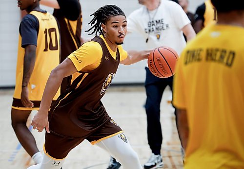JOHN WOODS / FREE PRESS
Samuel Desrochers of the University of MB basketball practices at the university in Winnipeg, Tuesday, October 13, 2026. 

reporter: josh