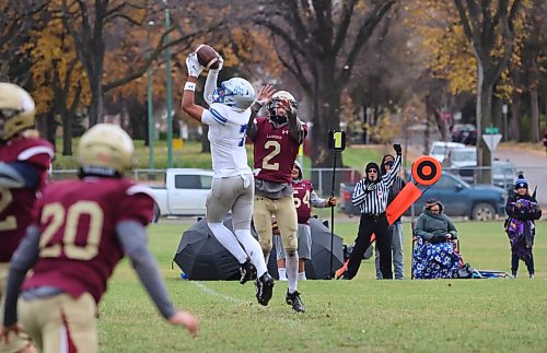 Devaun Jones (7) intercepts a pass intended for Crocus Plains safety Will Cantello (2). The Oak Park defence scored multiple touchdowns on interceptions during the 70-0 win. (Rowan McCarthy/The Brandon Sun)