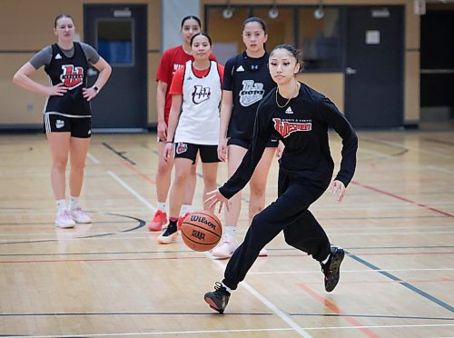 Ruth Bonneville / Free Press

SPORTS - U of W women’s bball

Raia Guinto (#1) with the  Wesmen women's basketball, practices with her teammates at Sports for Life Wednesday. 


Josh Frey-Sam
Sports reporter

Oct 14th, 2026
