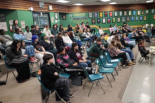 About 50 to 60 Grade 11 history students listen to mayoral candidates Len Isleifson and Mayor Jeff Fawcett during the candidate forum held in the École secondaire Neelin High School theatre Friday morning. (Abiola Odutola/The Brandon Sun)