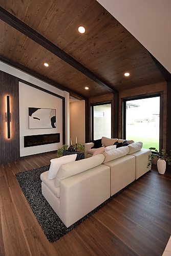 Todd Lewys / Free Press
The spectacular great room combines of spaciousness, warmth and natural light.