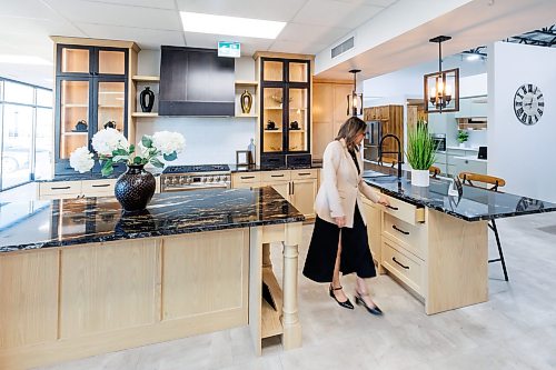 MIKE DEAL / FREE PRESS
One of the show kitchens in the Springfield Woodworking showroom at 5 Penner Rd.
Springfield Woodworking is one of Manitoba’s largest cabinet manufacturers.
Reporter: Gabrielle Piche
261022 - Thursday, October 22, 2026.