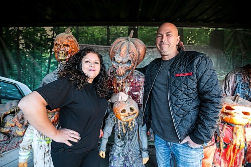 MIKAELA MACKENZIE / FREE PRESS
Tim and Michelle Muys, owners/operators of Heebie Jeebies, with The Jacks photo booth on Thursday, Oct. 22, 2026.
For Aaron story.
Free Press 2026