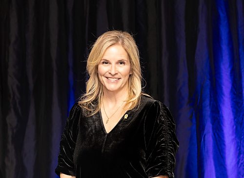 BROOK JONES/FREE PRESS
Skip Jennifer Jones is pictured before being inducted into the Manitoba Sports Hall of Fame during an induction ceremony for the class of 2026 at the Victoria Inn Hotel & Convention Centre in Winnipeg, Man., Thursday, Oct. 29, 2026. The 2005-2010 iteration of Team Jennifer Jones was inducted into the Manitoba Sports Hall of Fame.