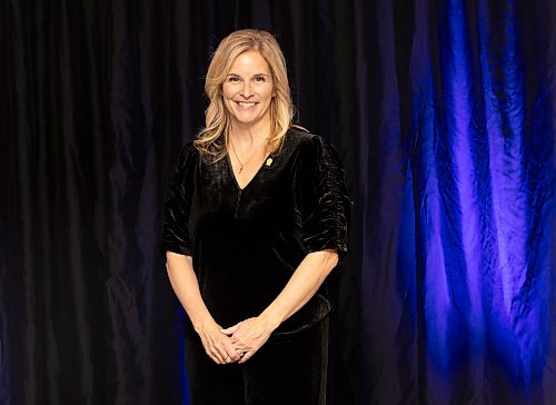 BROOK JONES/FREE PRESS
Skip Jennifer Jones is pictured before being inducted into the Manitoba Sports Hall of Fame during an induction ceremony for the class of 2026 at the Victoria Inn Hotel & Convention Centre in Winnipeg, Man., Thursday, Oct. 29, 2026. The 2005-2010 iteration of Team Jennifer Jones was inducted into the Manitoba Sports Hall of Fame.