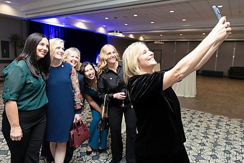 BROOK JONES/FREE PRESS
Skip Jennifer Jones is pictured taking a selfie with the 2005-2010 iteration of Team Jennifer Jones before all of them were inducted into the Manitoba Sports Hall of Fame at an induction ceremony for the class of 2026 at the Victoria Inn Hotel &amp; Convention Centre in Winnipeg, Man., Thursday, Oct. 29, 2026.