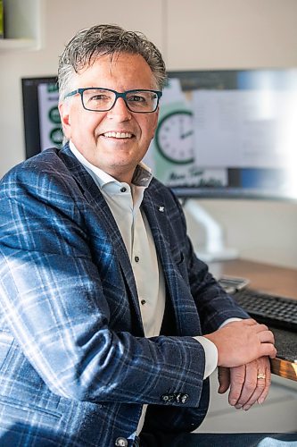 MIKAELA MACKENZIE / FREE PRESS
	

Jason Kolaski, president of Constant C Technology Group, on Friday, Oct. 30, 2026. Constant C has been working with clients on IT matters as companies prepare for no time change this weekend.

For Gabby story.
Free Press 2026