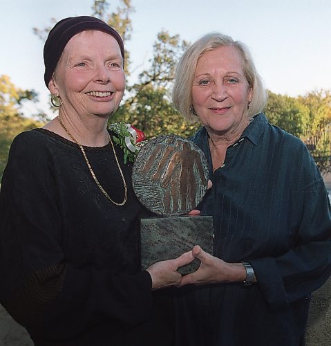 WAYNE GLOWACKI/WINNIPEG FREE PRESS Carol Shields (left)  with her award  at  the Winnipeg's Real Estate Boards's Citizens Hall of Fame ceremony. The award was created by    artist Eva Stubbs (Right).  Eva Subbs wil be making a bronze bust of Shields  that will be erected at the Citizens Hall of Fame site in the Formal Gardens at the Assiniboine Park .. sept 26 2001
